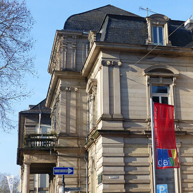 Außenaufnahme des Deutsch-Amerikanischen Instituts in Heidelberg